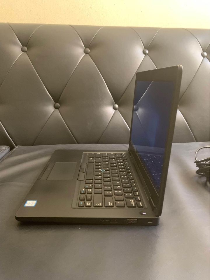 computadoras y laptops - Laptop Dell Latitude 5480 2.6 GHz i5-7300u 8GB 256GB SSD Webcam Wi-Fi 14" 2