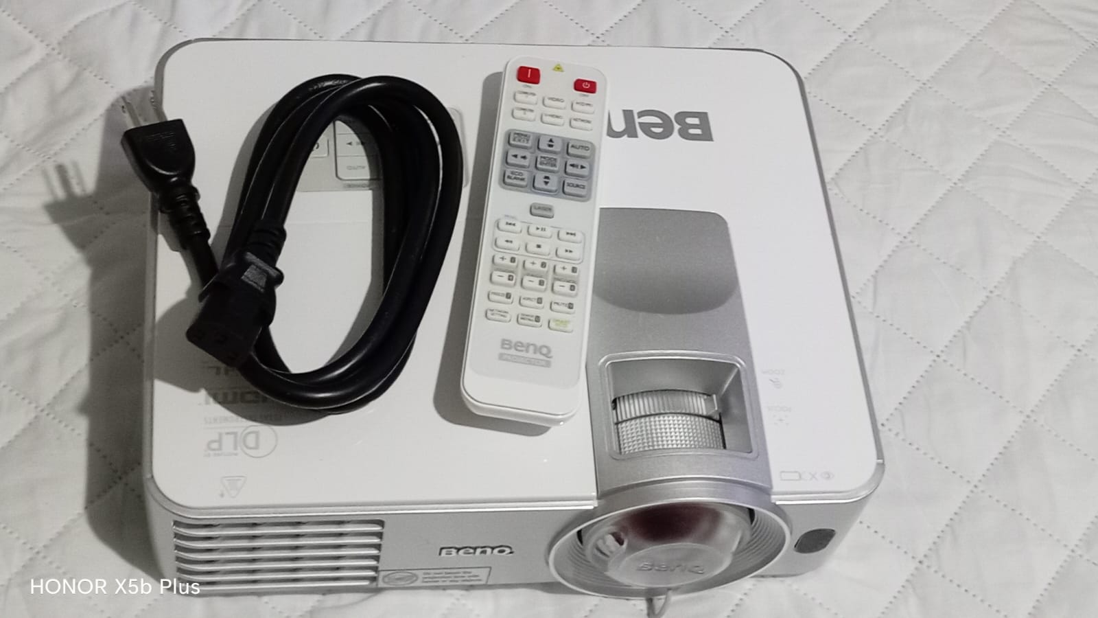 otros electronicos - vendo proyector Benq 3