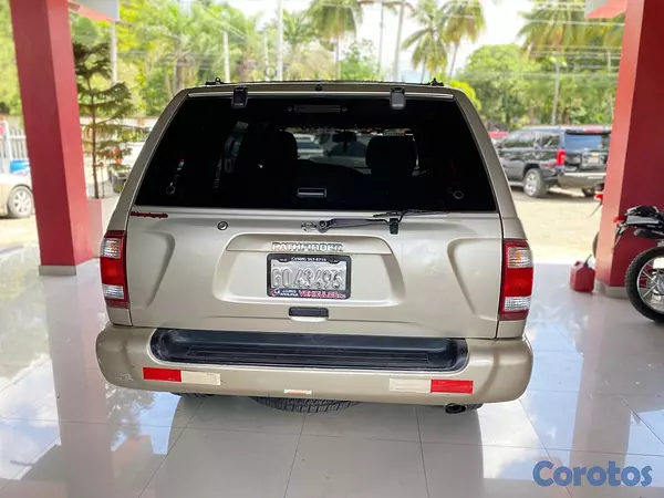 jeepetas y camionetas - Nissan Patfinder 2000  6