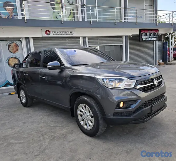 jeepetas y camionetas - KGM REXTON 2021 GRIS OSCURO DIESEL 2