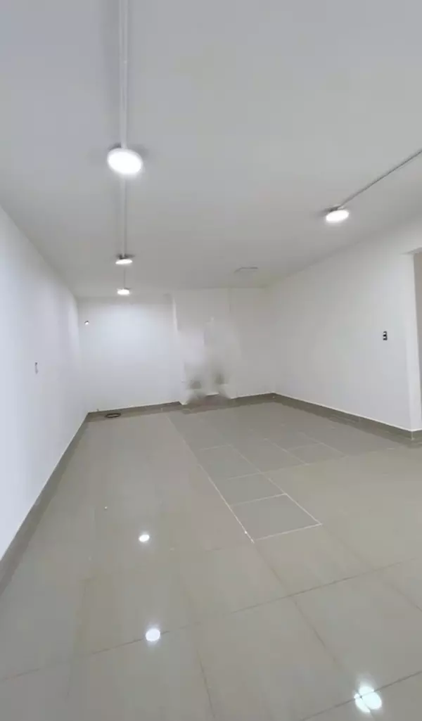 oficinas y locales comerciales - Local céntrico en el millon  2