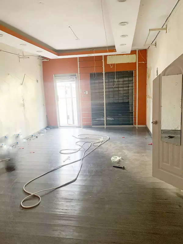 oficinas y locales comerciales - Local en primer nivel  4