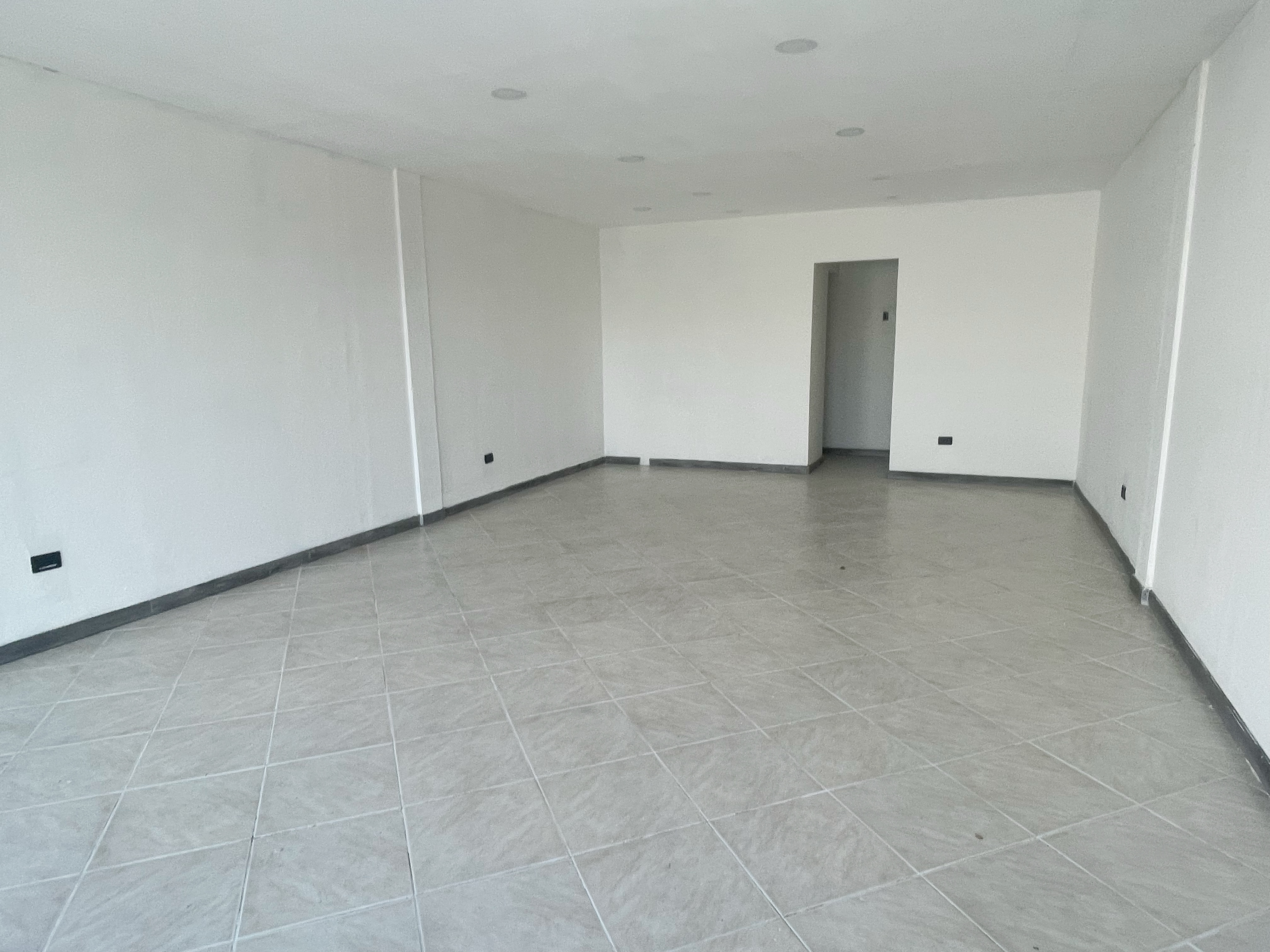 oficinas y locales comerciales - Alquiler local comercial  5