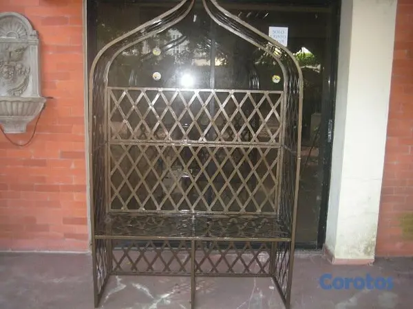 decoración y accesorios - BANCO DE HIERRO GALVANIZADOY REJILLAS DE METAL 6