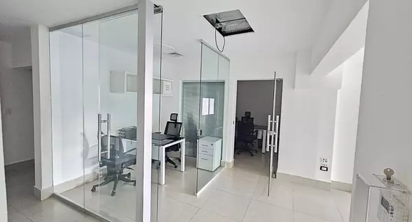 oficinas y locales comerciales - Oficina amueblada en Bella vista  7
