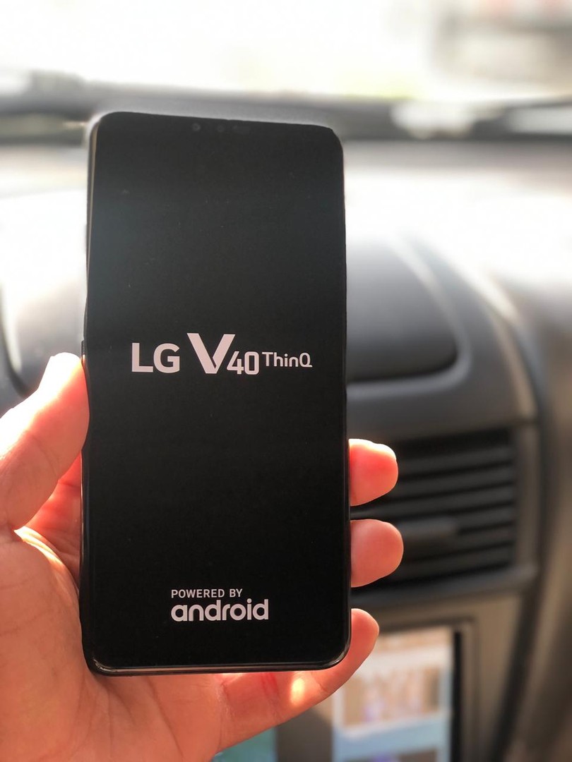 celulares y tabletas - LG V40 64GB desbloqueado condiciones 9/10 tiene un poco de screen burn o imagen 
