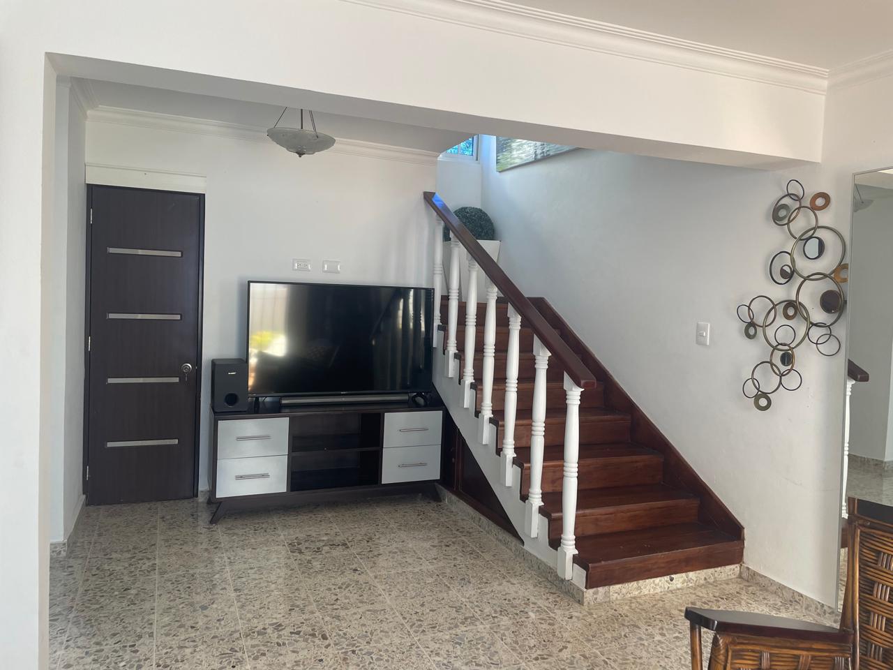 casas - CASA EN VENTA EN LOS LAURELES, SANTIAGO 0