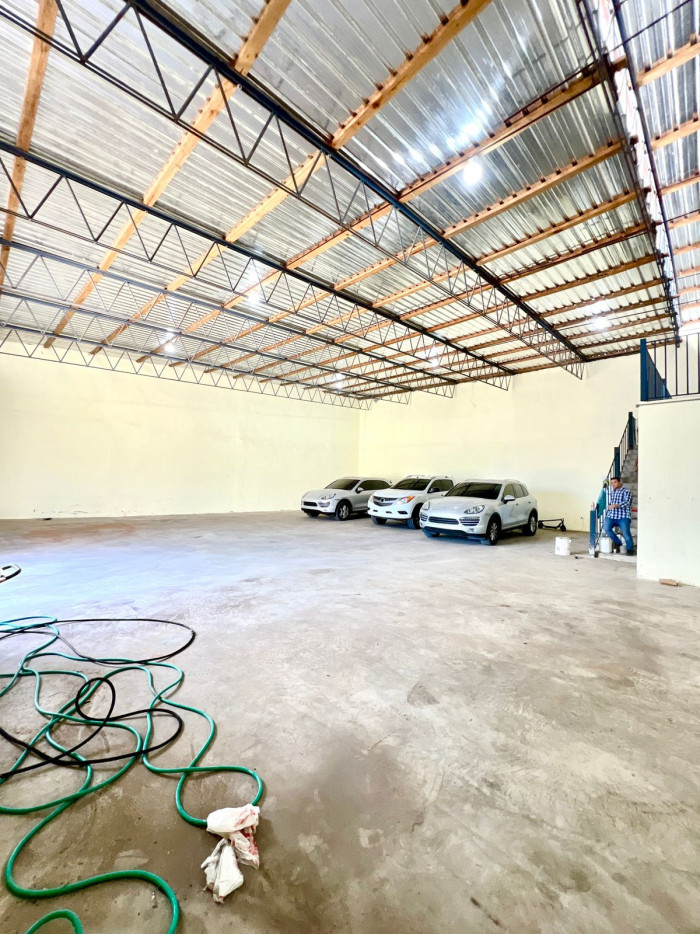 oficinas y locales comerciales - NAVE INDUSTRIAL EN ALQUILER – 800mts Sector Hondur 1