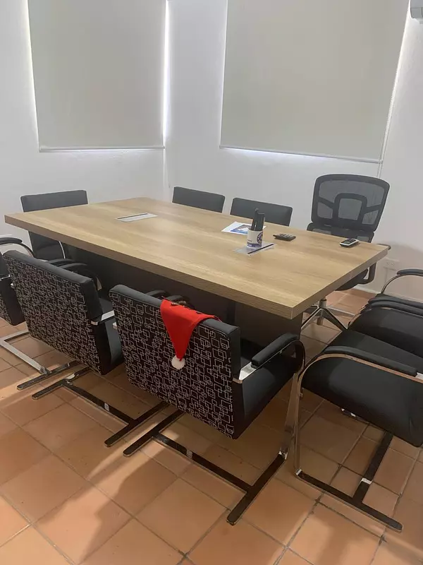 oficinas y locales comerciales - Alquiler Amplio Local de 2 Pisos, Mirador Sur 6