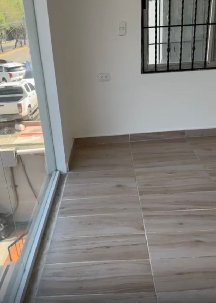 oficinas y locales comerciales - Alquiler Local Rómulo Betancourt, Bella Vista