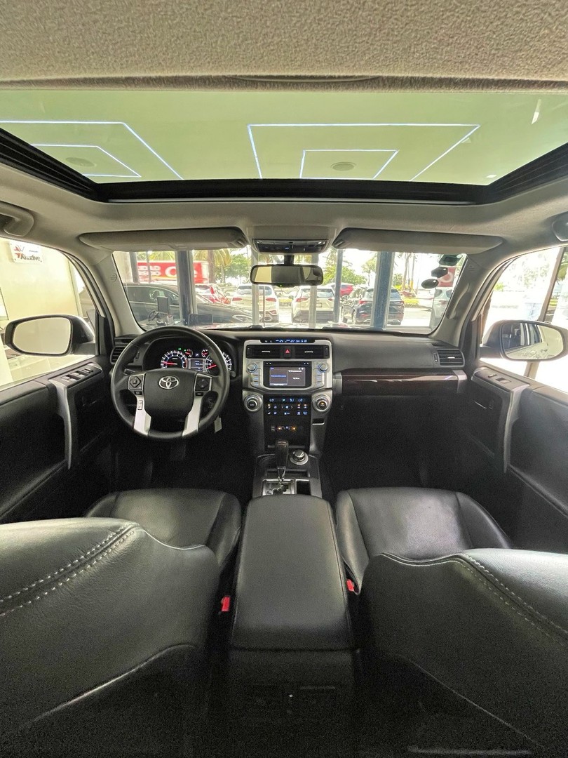 jeepetas y camionetas - Toyota 4Runner Límite 2018 semi nueva 5
