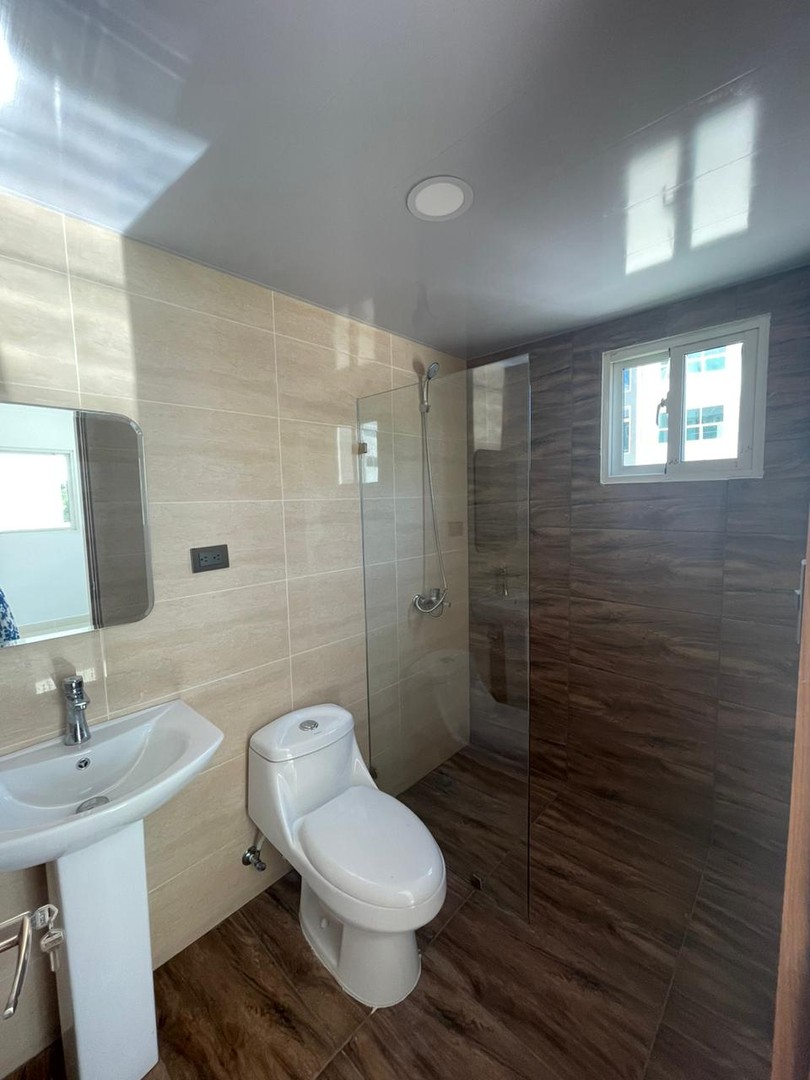 apartamentos - Vendo 1er Nivel con Vista hacia las Montañas en Santo Domingo 1