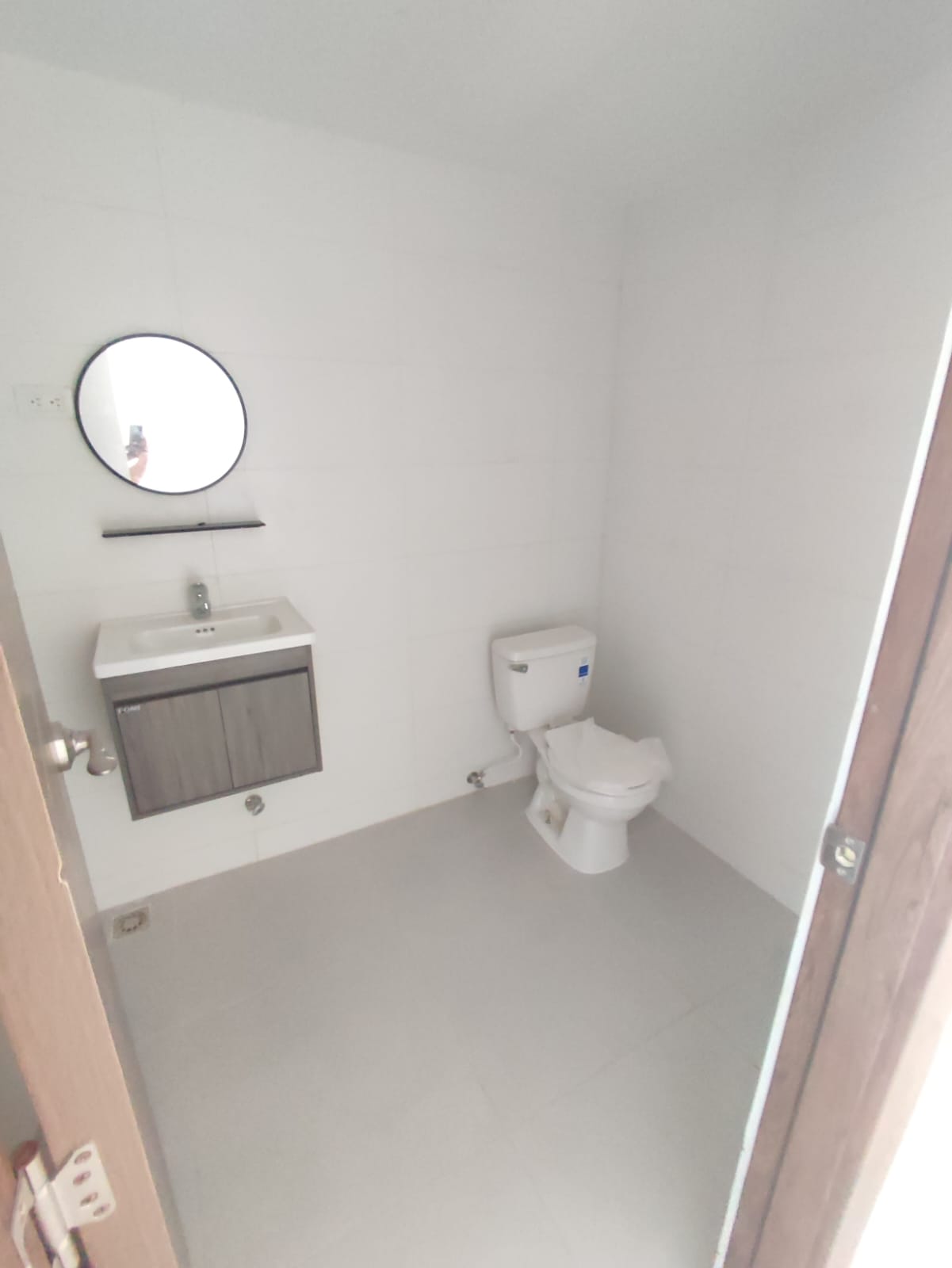 oficinas y locales comerciales - Alquilo local la Julia Nuevo ju 7