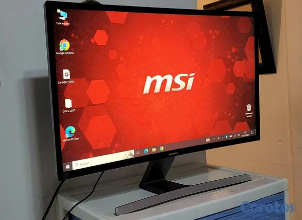 computadoras y laptops - Monitor Samsung Curvo 27 Pulg 1080p HD Con bocinas 1