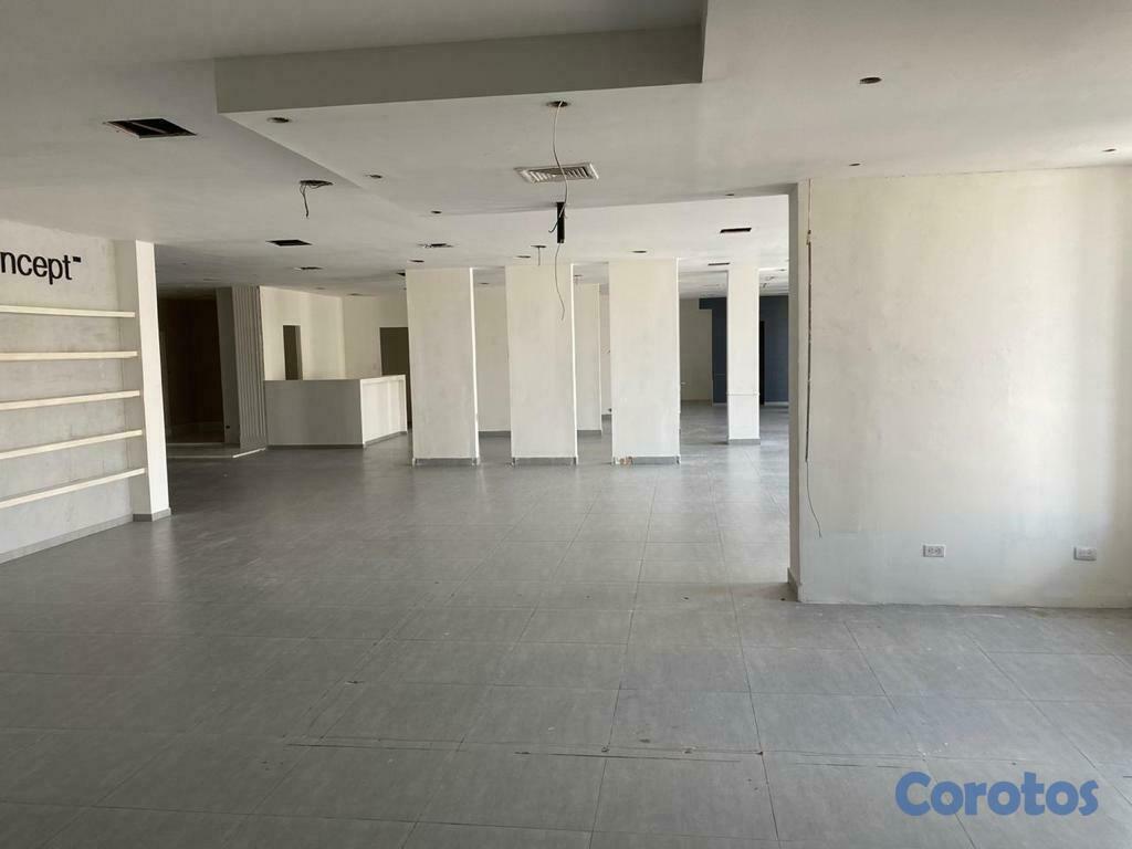 oficinas y locales comerciales - Locales comerciales 2do nivel alquiler Piantini Santo Domingo 7