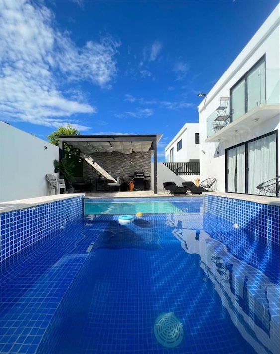 casas vacacionales y villas - Venta de Villa amueblada en punta cana con piscina zona turística 5