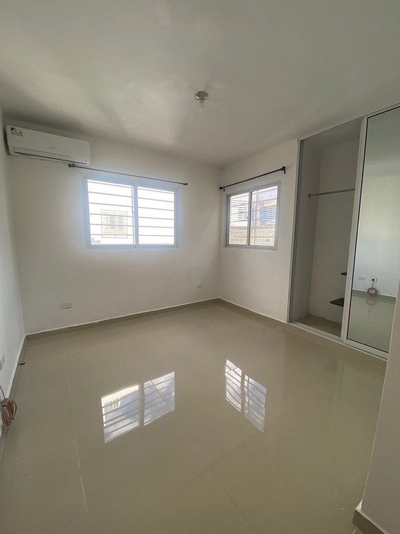 apartamentos - Apartamento de 3 habitaciones en LP9 con Terraza Privada y Aires Acondicionados 4