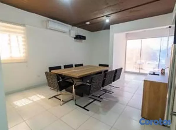 oficinas y locales comerciales - Alquilo local comercial en Urb. real 4