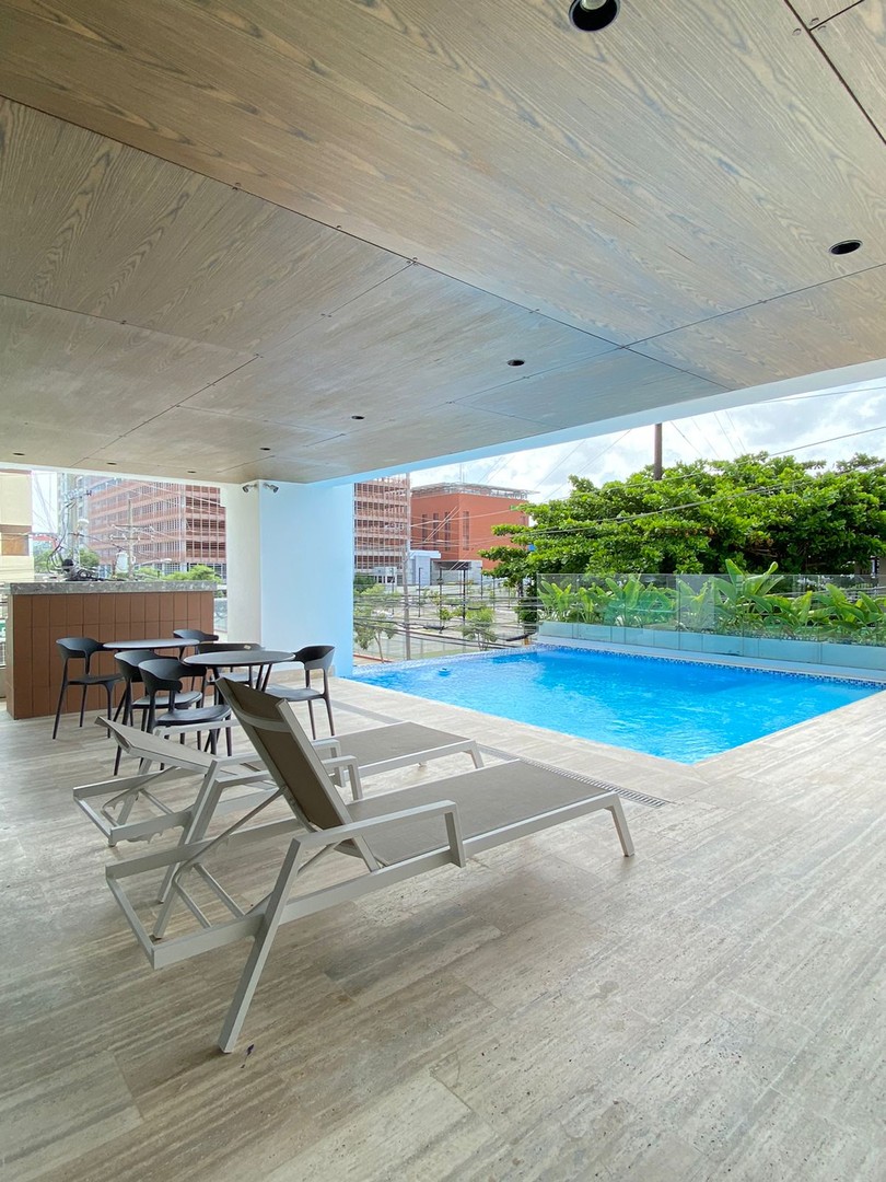 apartamentos - Se vende apartamento con terraza nuevo en Evaristo Morales 1