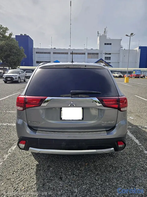jeepetas y camionetas - Mitsubishi outlander  6
