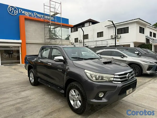 jeepetas y camionetas - Toyota Hilux SRV 2017 9