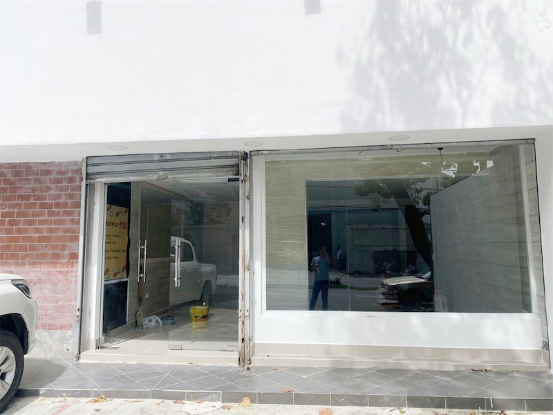 oficinas y locales comerciales - Local en los jardines primer nivel 5