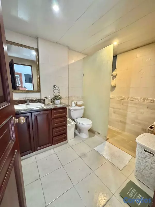 apartamentos - vendo piso 6 bella vista sur tres habitaciones 2.5 baños dos parqueos paralelos  10