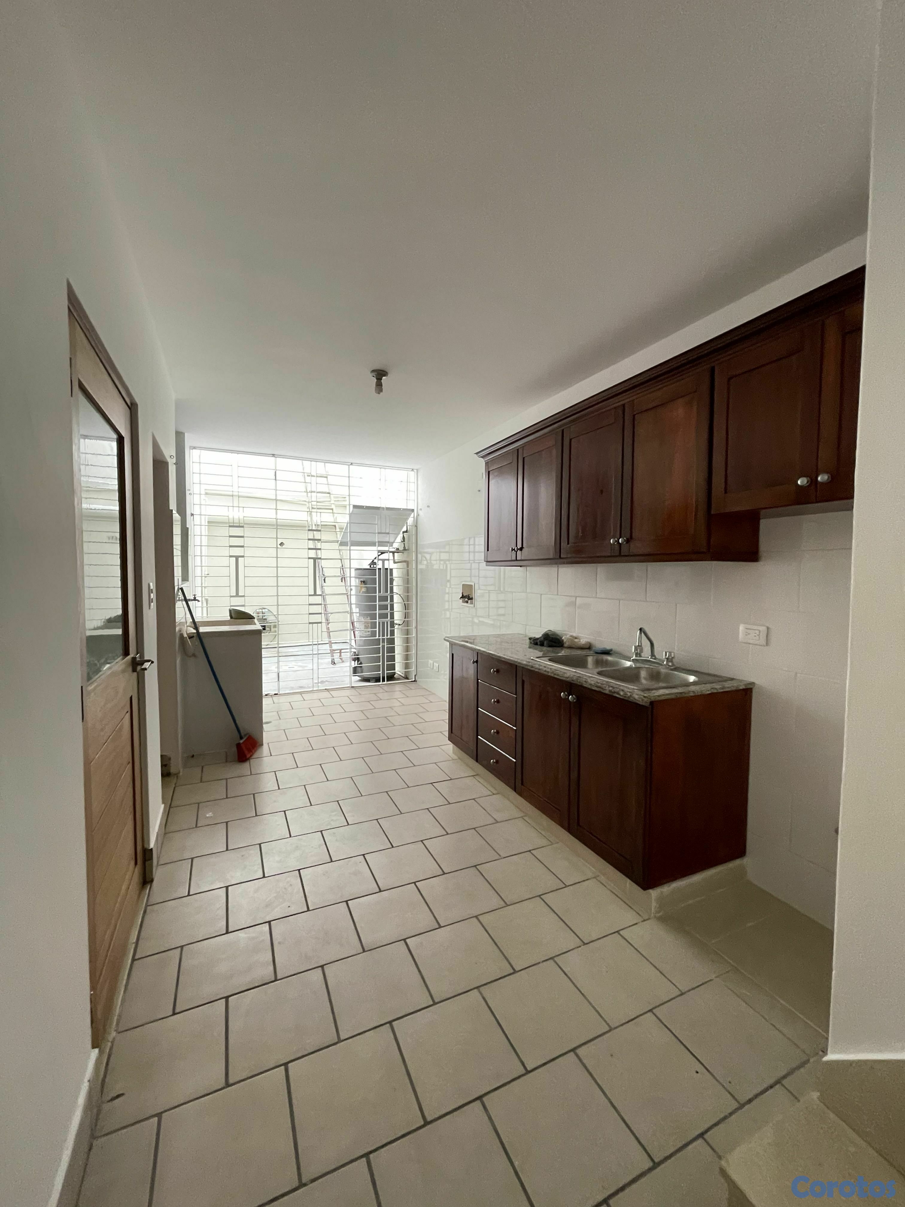 casas - Casa en alquiler en cacicazgos, santo domingo 8