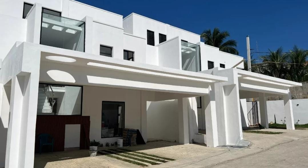 casas - Casa en venta en Santo Domingo, Altos De Arroyo Hondo lll
U$S 345,500

 1