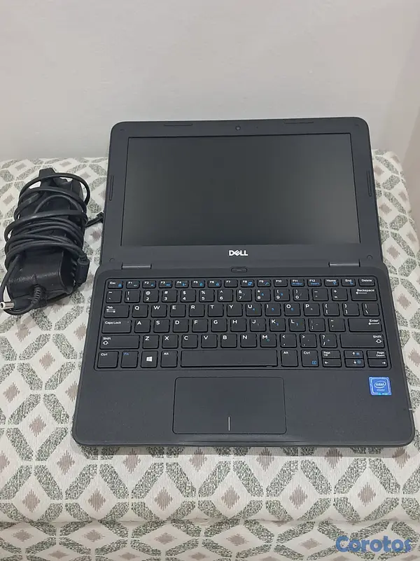 computadoras y laptops - Laptop Dell 3190 128GB SSD M.2 4GB Ram DDR4 3