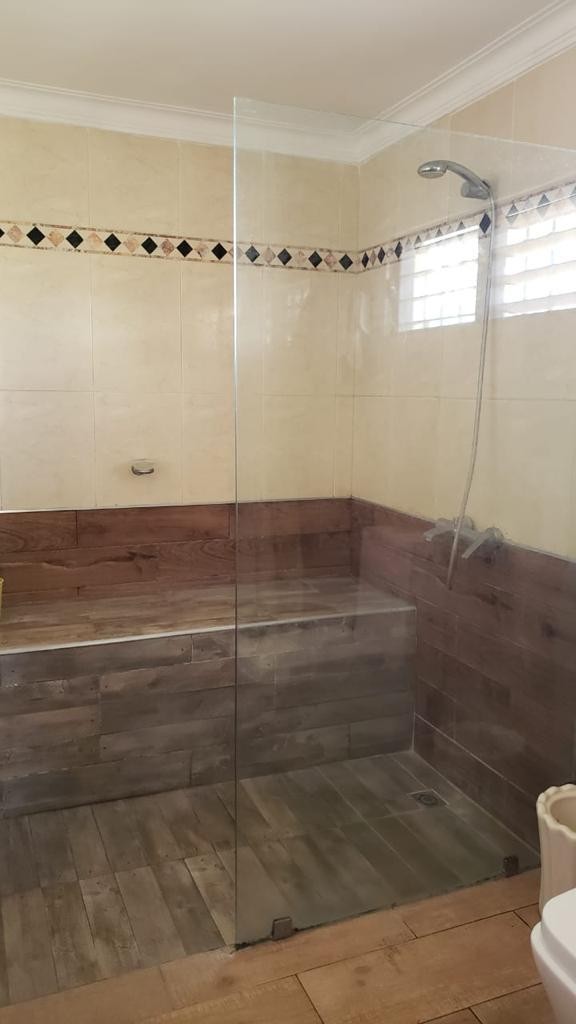 casas - Vendo casa en las Praderas 250 metros de Solar 
Construcción 250 más terraza 25  5