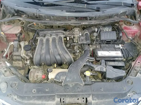 carros - NISSAN Versa 11