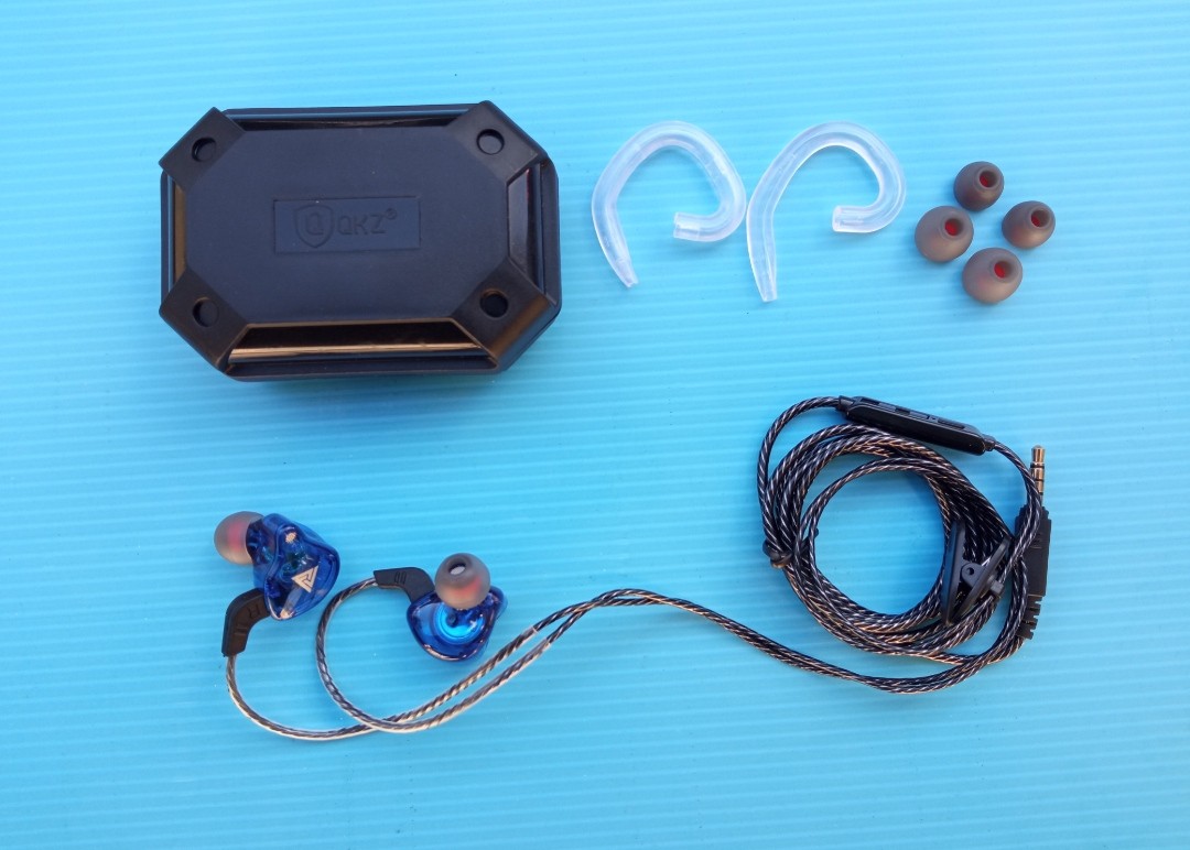 camaras y audio - Auricular profesional monitor de música tipo in-ear QKZ AK6. 7