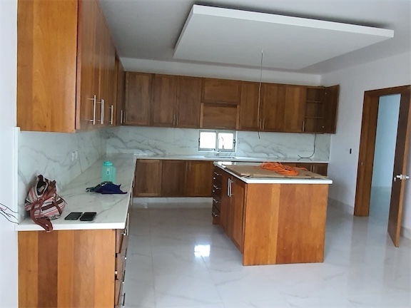 casas - Amplia , Moderna en Proyecto Cerrado  5