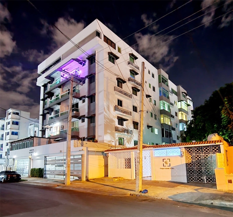 apartamentos - Venta de apartamento en ensanche Ozama Santo Domingo este 7mo piso torre de lujo 2