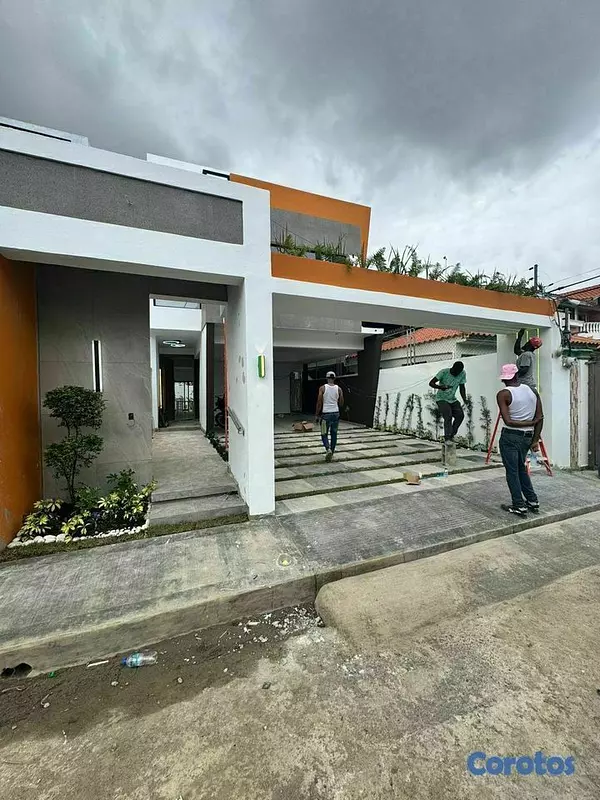 casas - Casa en venta en la autopista de San Isidro  3