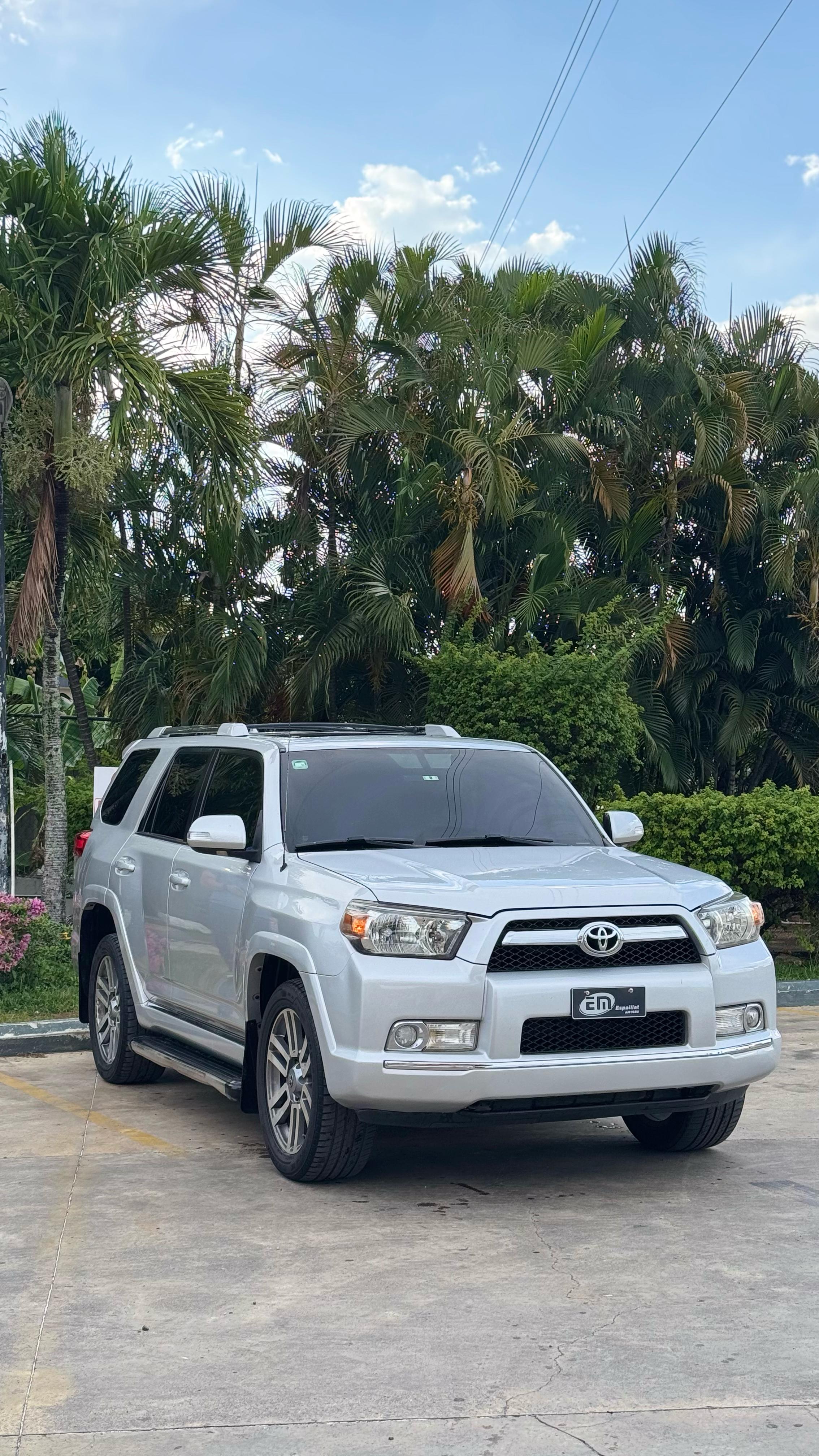 jeepetas y camionetas - Toyota 4runner limited 2013