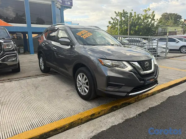 jeepetas y camionetas - Nissan Rogue SV 2020 4