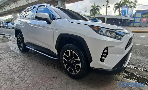jeepetas y camionetas - Toyota RAV4 LE 4X4 , AÑO 2020 5