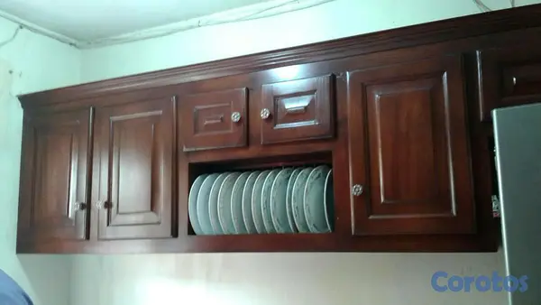 muebles y colchones - Gabinetes en madera con diseño para platos  3