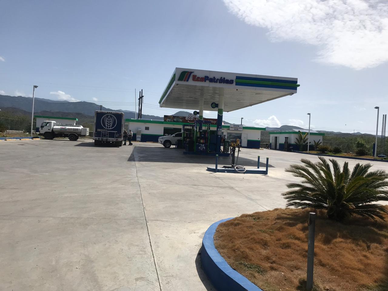 Estación de gasolina en Bani 