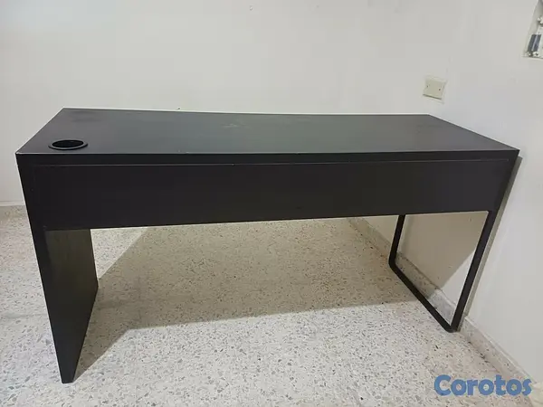 muebles y colchones - Escritorio Micke Ikea Usado 3