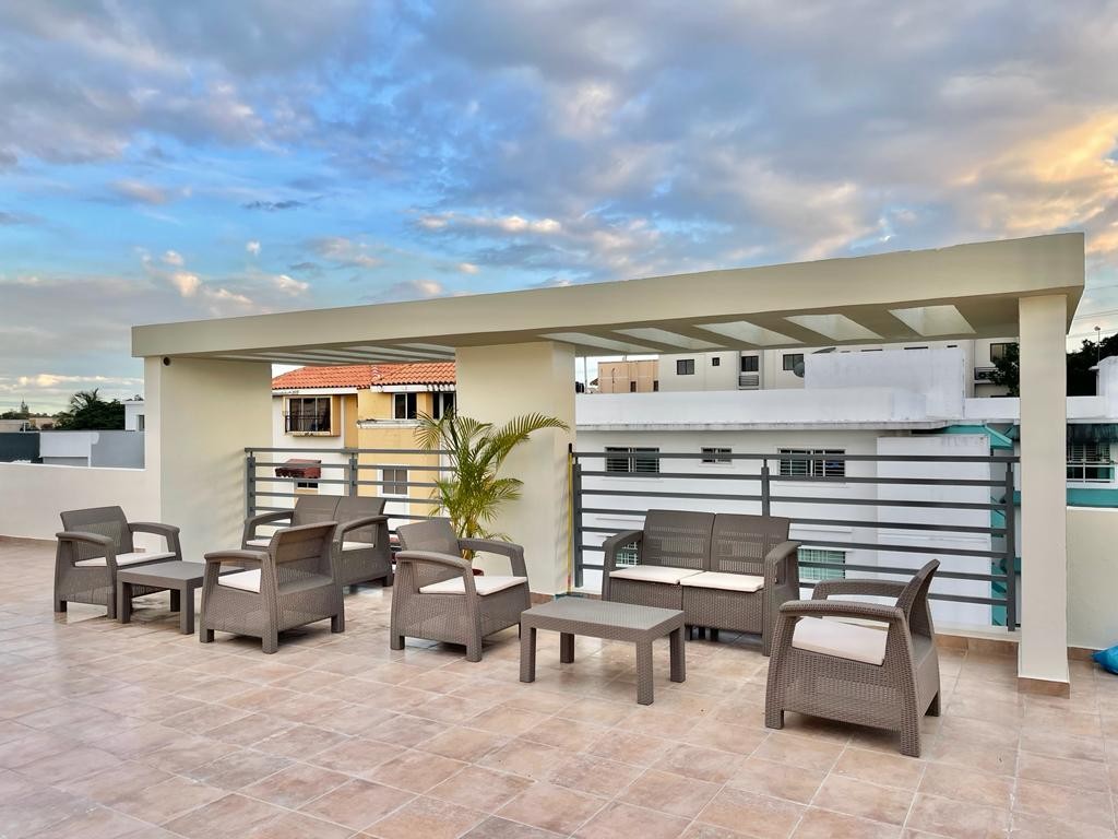 apartamentos - Vendo 2da con terraza Arroyo HOndo 3hab US$215K 2
