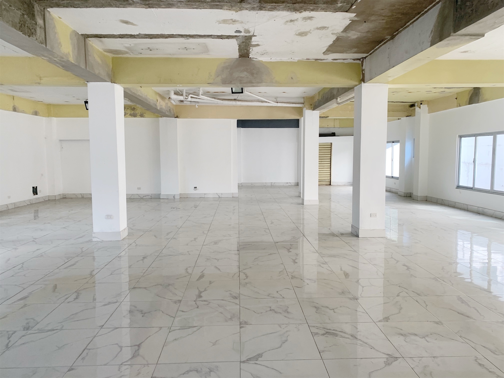 oficinas y locales comerciales - Local con espacio abierto 5
