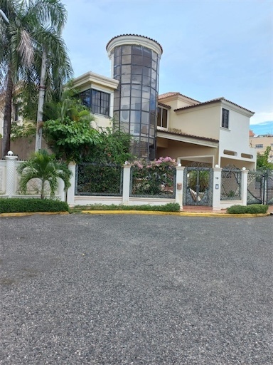 casas - Venta de casa con 600mts en vista hermosa Santo Domingo este 0