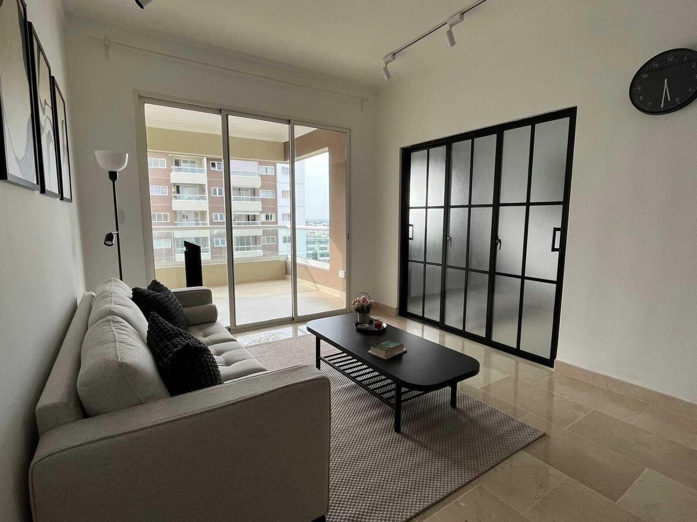 apartamentos - Apartamento en alquiler nuevo y amoblado de 2 habitaciones + estudio 6