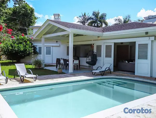 casas vacacionales y villas - Venta de Villa Amueblada en Las Terrenas, Cerca de 5