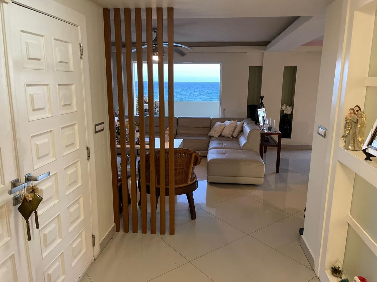 apartamentos - Apartamento En Alquiler En Malecon Amueblado De Tres Habitaciones 1