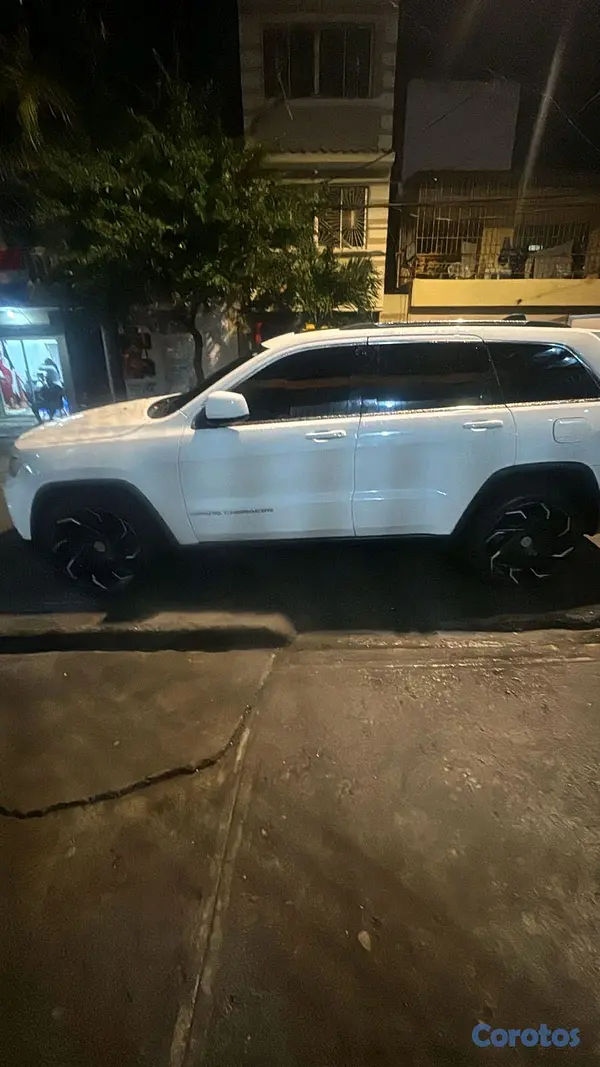 jeepetas y camionetas - jeep grand cherokee laredo 2014 9