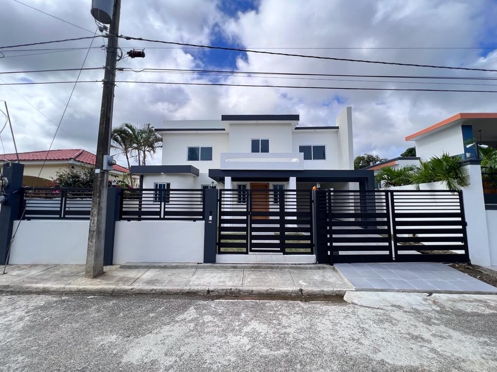casas - ESPACIOSA CASA CON PISCINA PRIVADA EN PUERTO PLATA